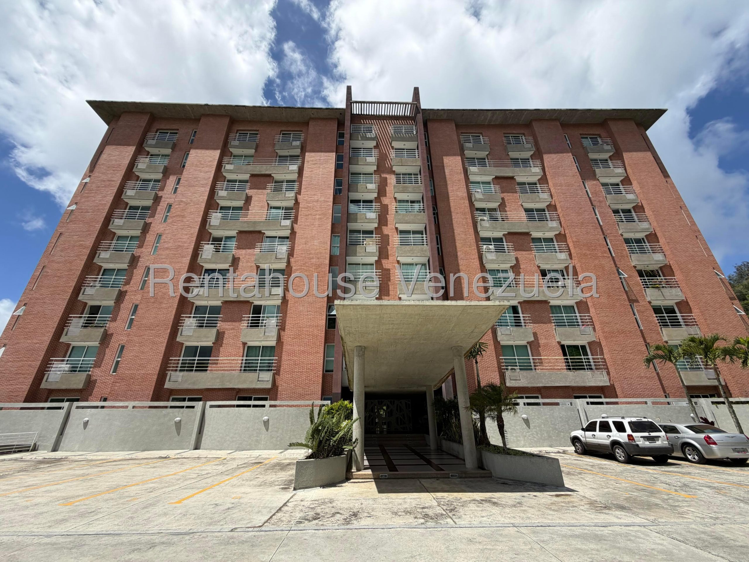 Apartamento nuevo con vista en Baruta, Caracas