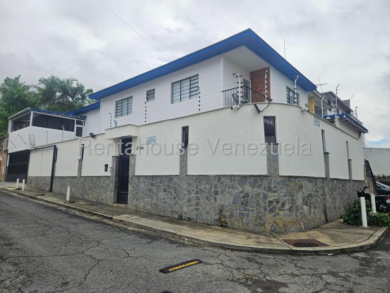 Casa con 4 habitaciones y 4 baños en Horizonte, Caracas