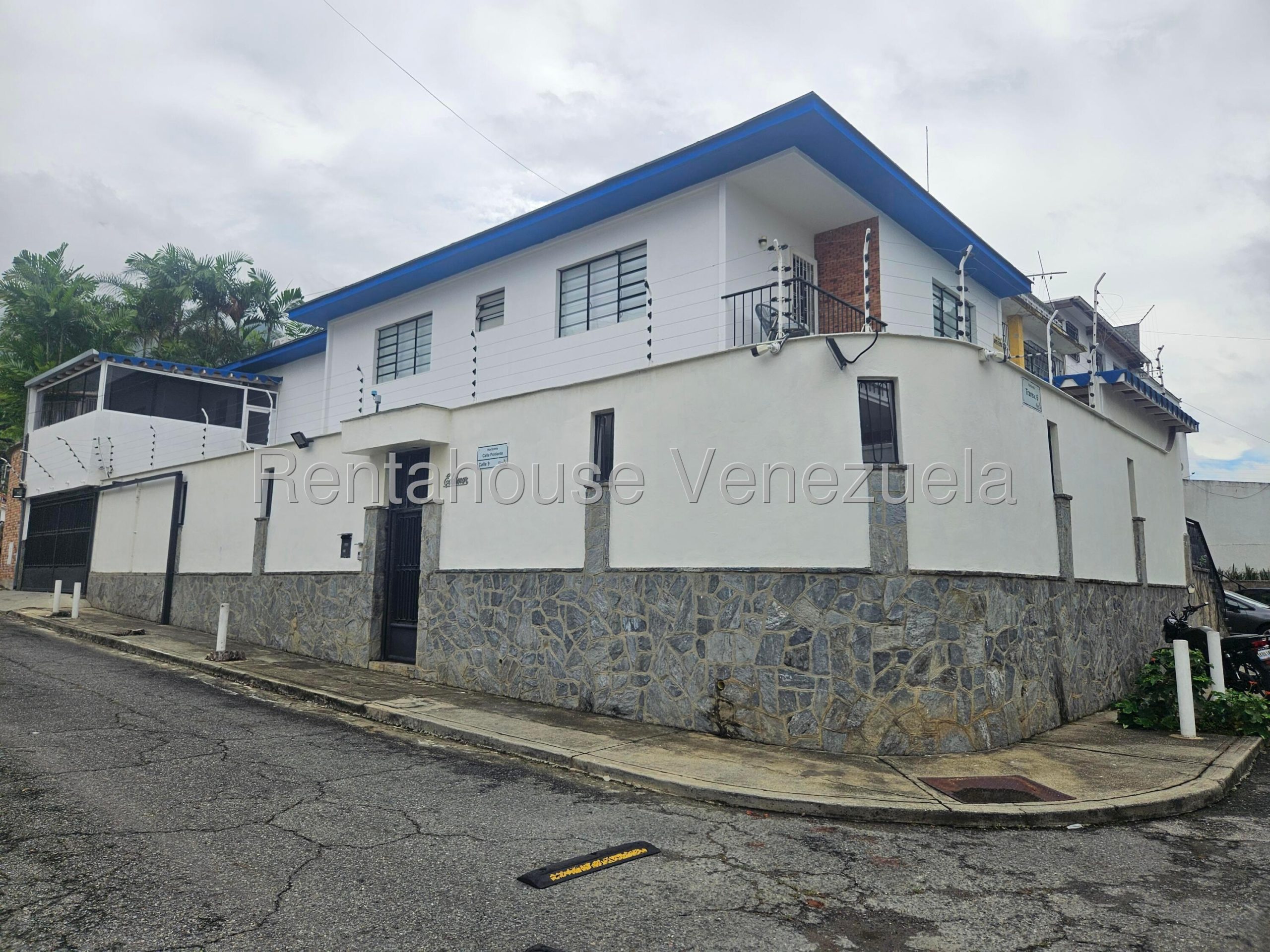 Casa remodelada con 4 habitaciones en Horizonte