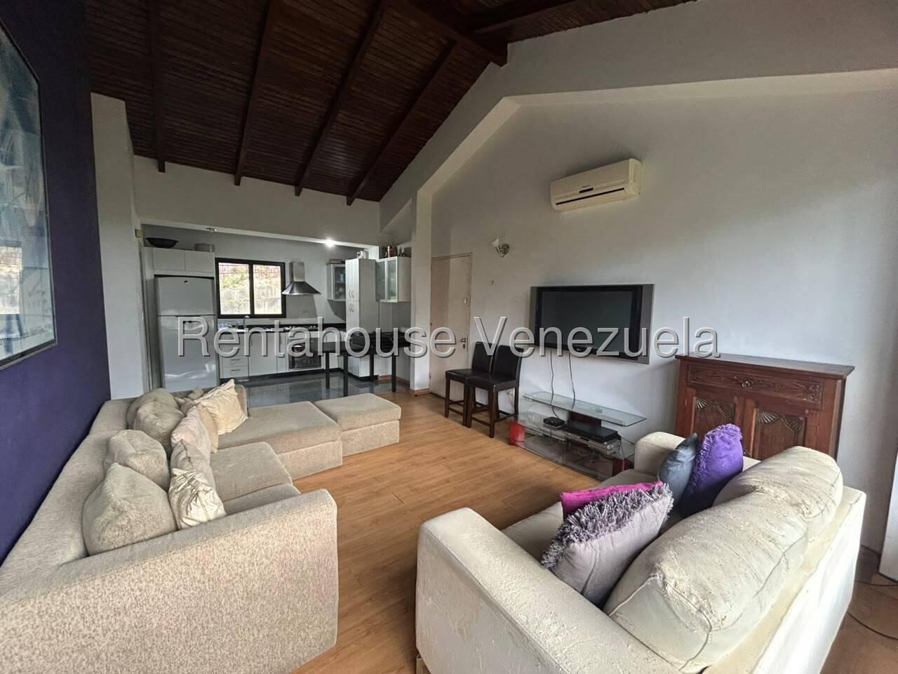 Apartamento con vista y techos altos en El Hatillo
