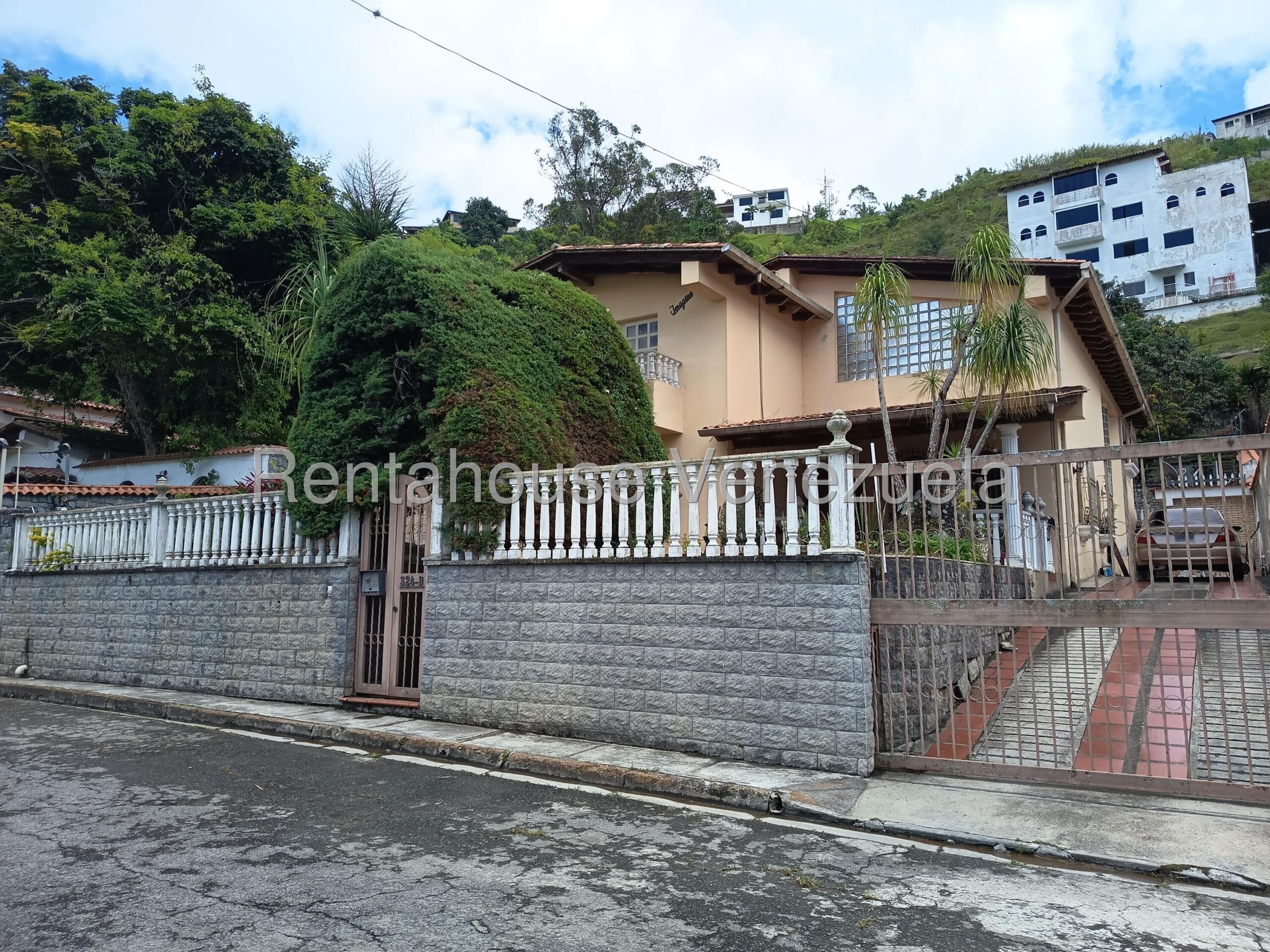 Casa con terraza y parrillera en Pan de Azúcar