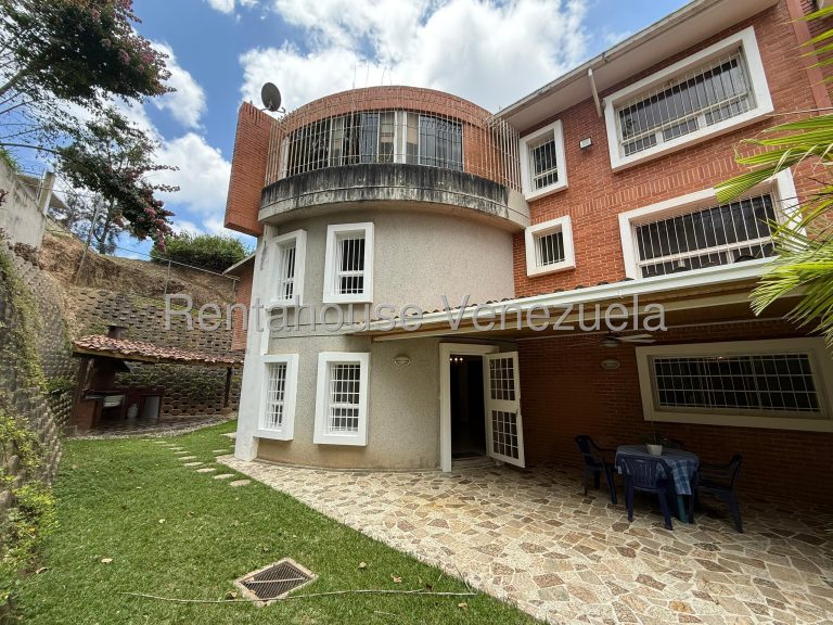 Townhouse de lujo con amplio jardín en El Hatillo
