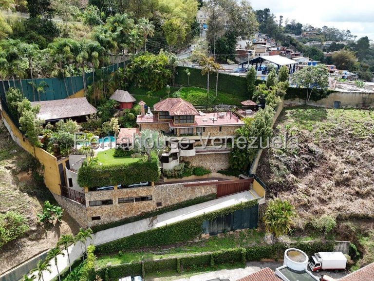 Casa de 7 habitaciones con vista en Alto Hatillo
