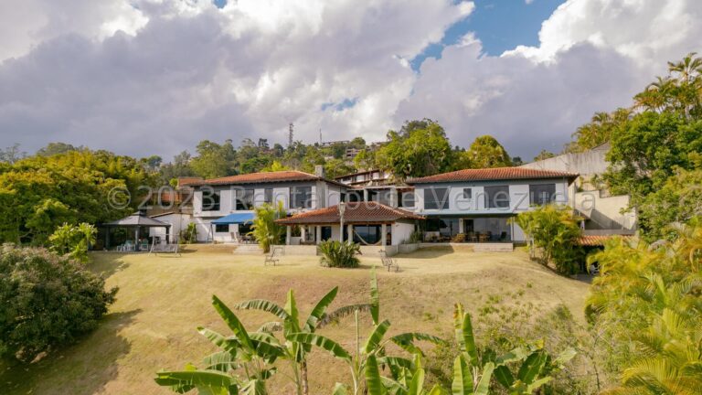 Casa 8 hab con vista panorámica en La Lagunita Country Club