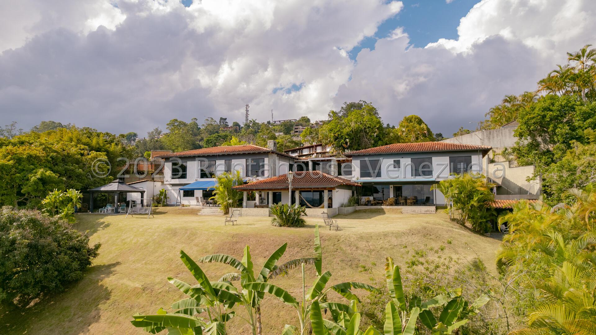 Casa 8 hab con vista panorámica en La Lagunita Country Club