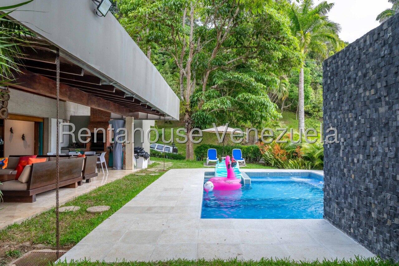 Casa un nivel con suite principal y piscina climatizada en La Lagunita