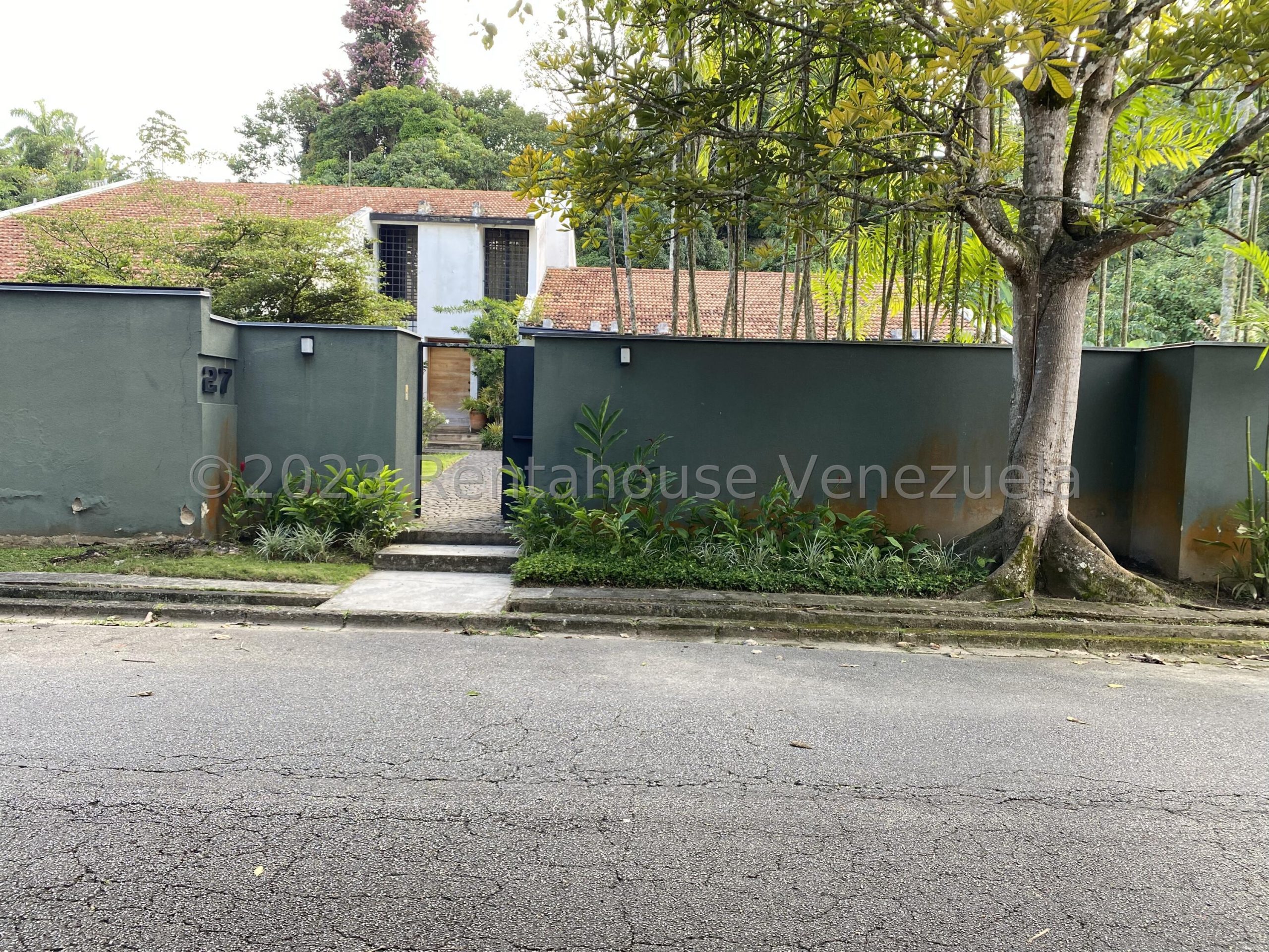 Casa con potencial de ampliación en La Lagunita Country Club