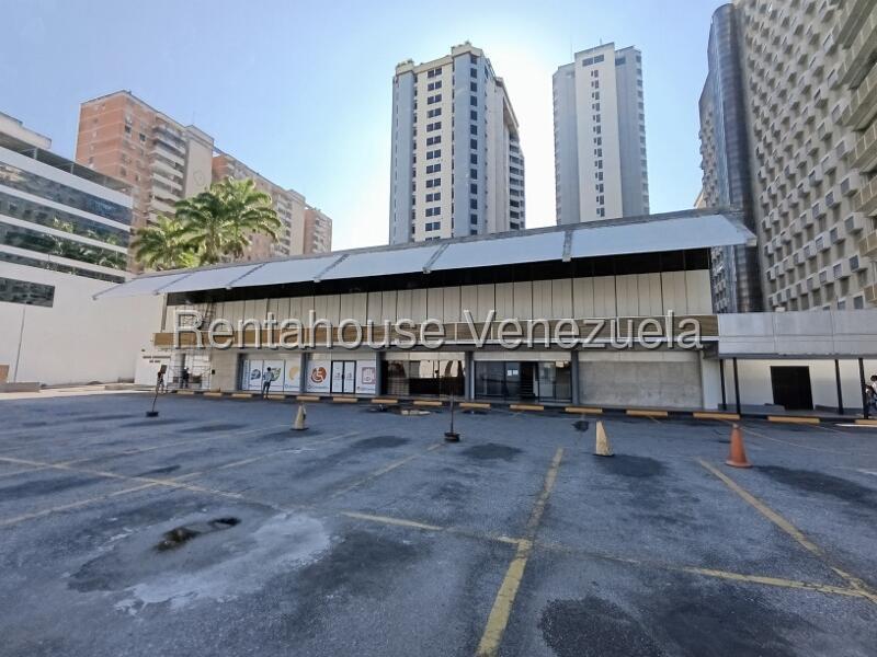 Comercial remodelado equipado para spa en El Recreo