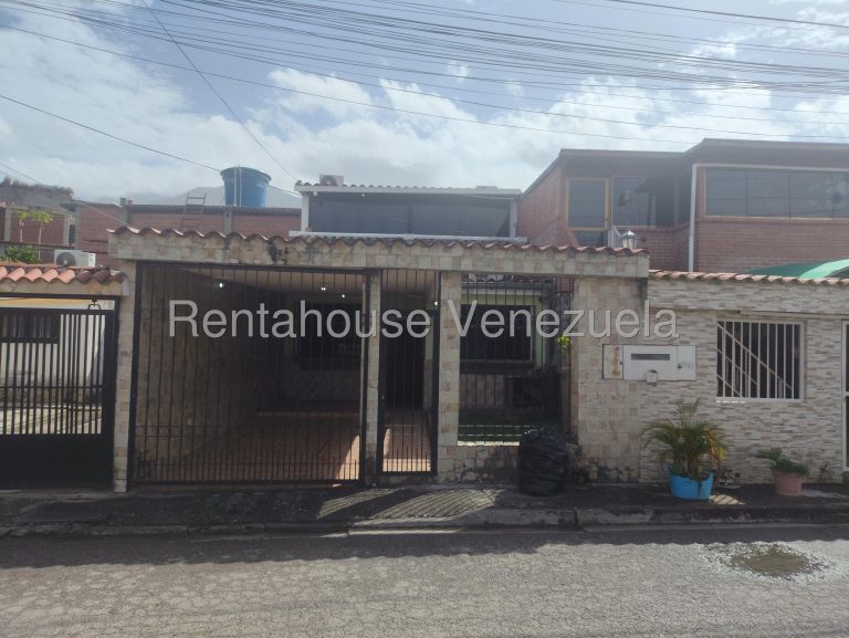 Casa de 5 habitaciones multipiso en Parque Residencial La Muralla
