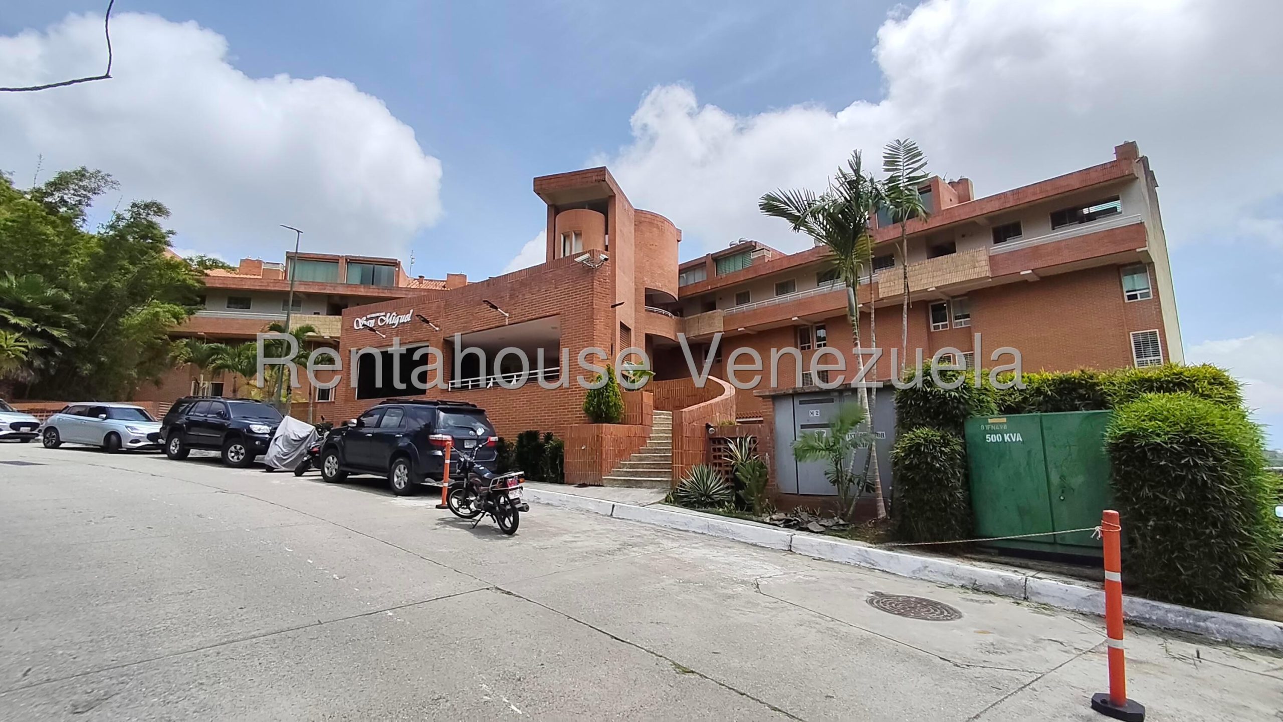 Apartamento dúplex amoblado en Oripoto