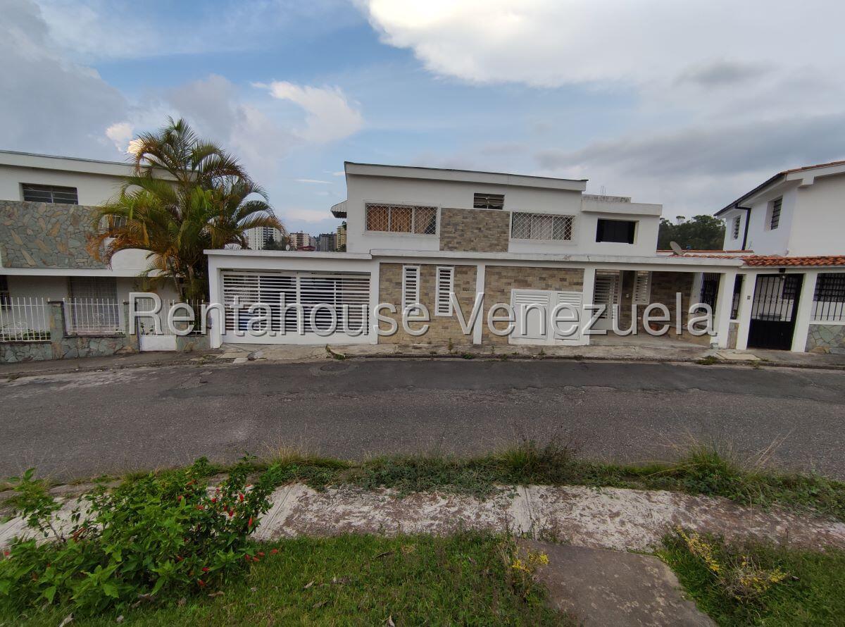 Casa de múltiples niveles con 8 habitaciones en Los Castores