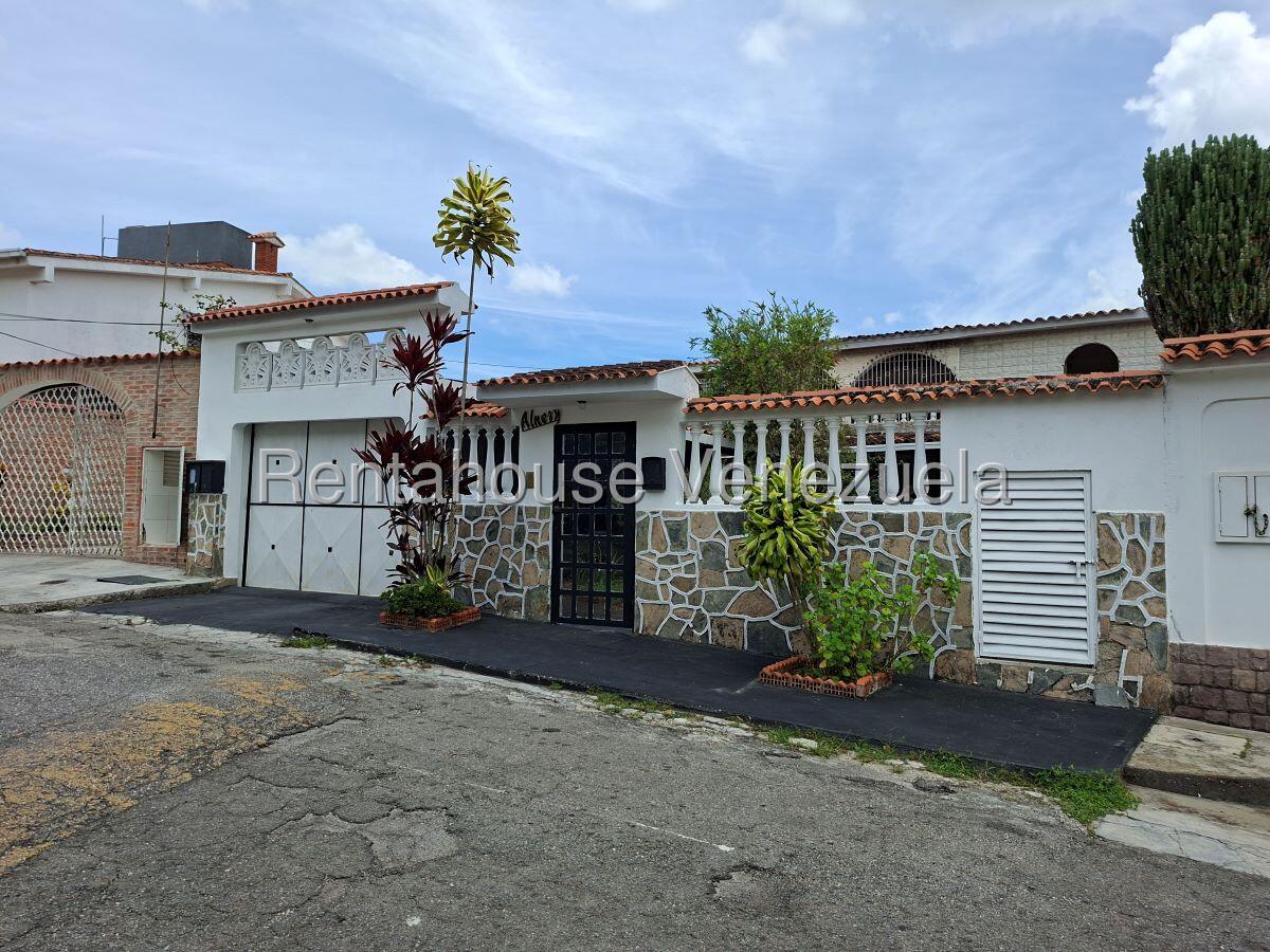 Casa de 5 habitaciones en exclusiva urbanización La Rosaleda