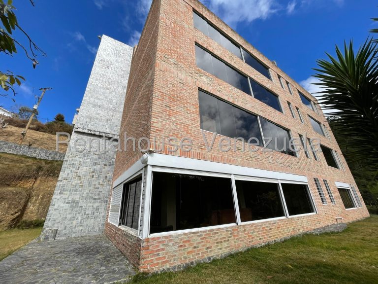 Casa remodelada con vista en Club de Campo