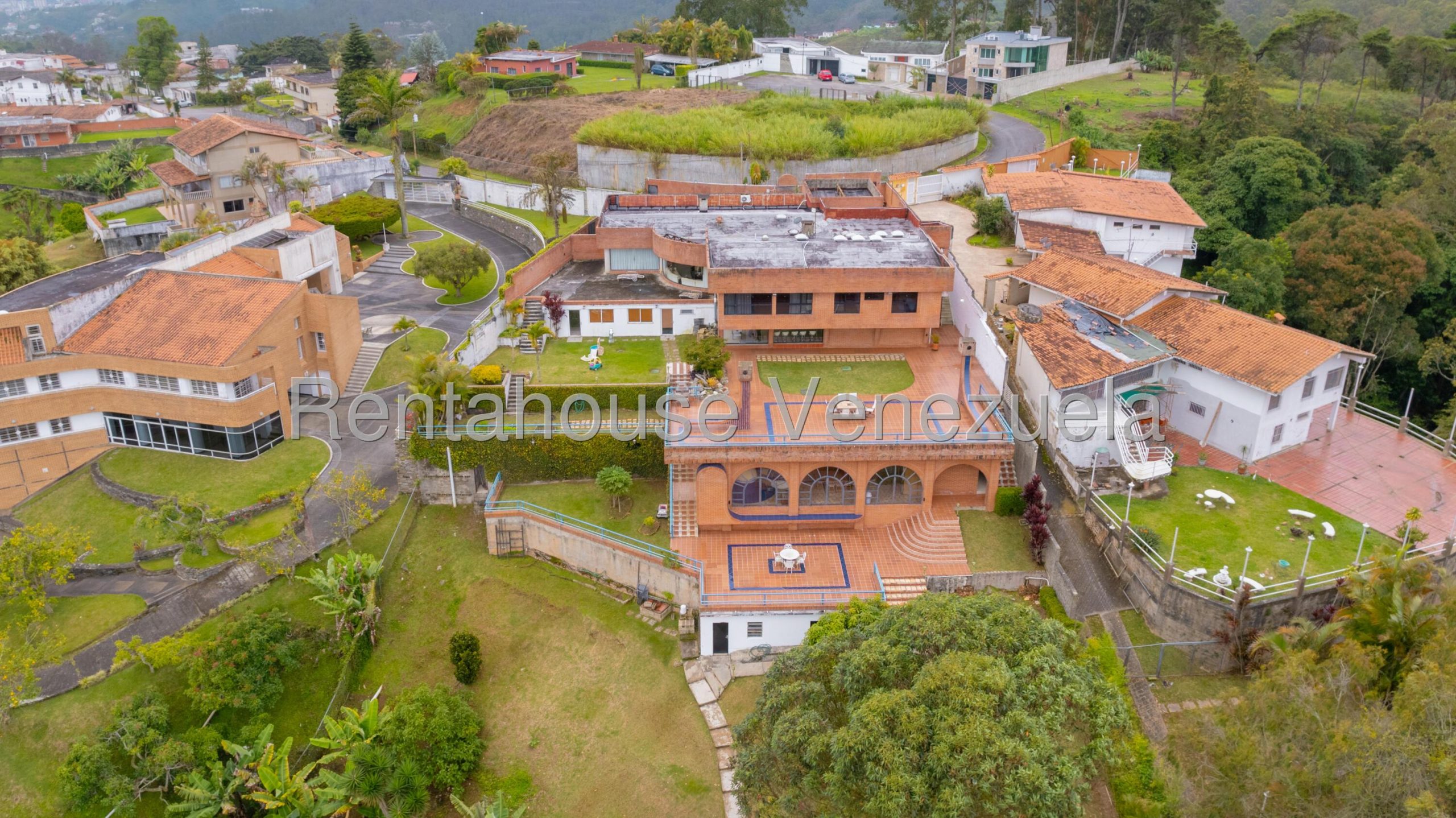 Casa de 7 habitaciones con vista en Club de Campo