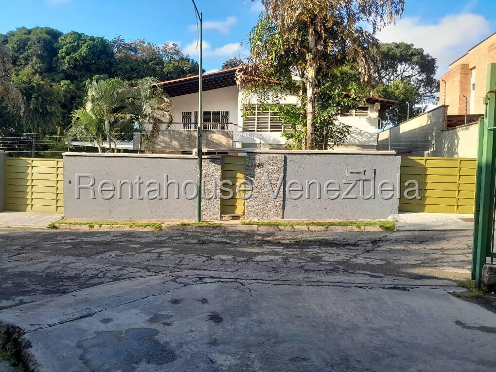 Casa con vista al Ávila y jardines en El Marques