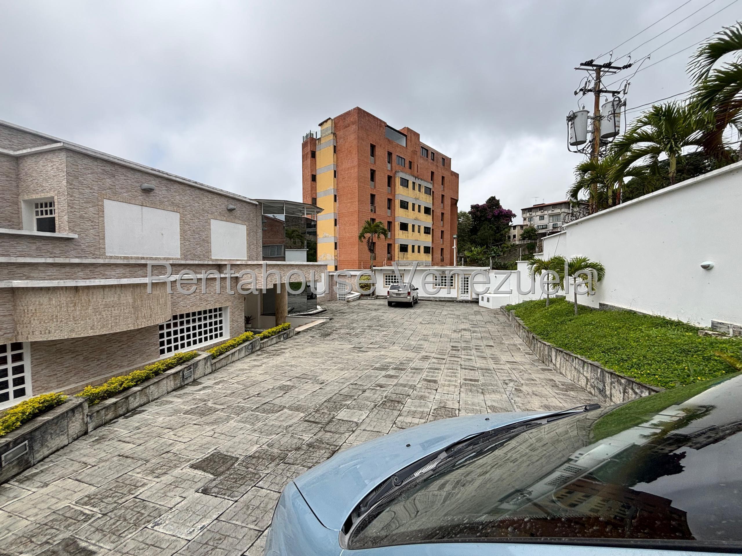 Casa de lujo con terraza techada en Lomas de La Lagunita