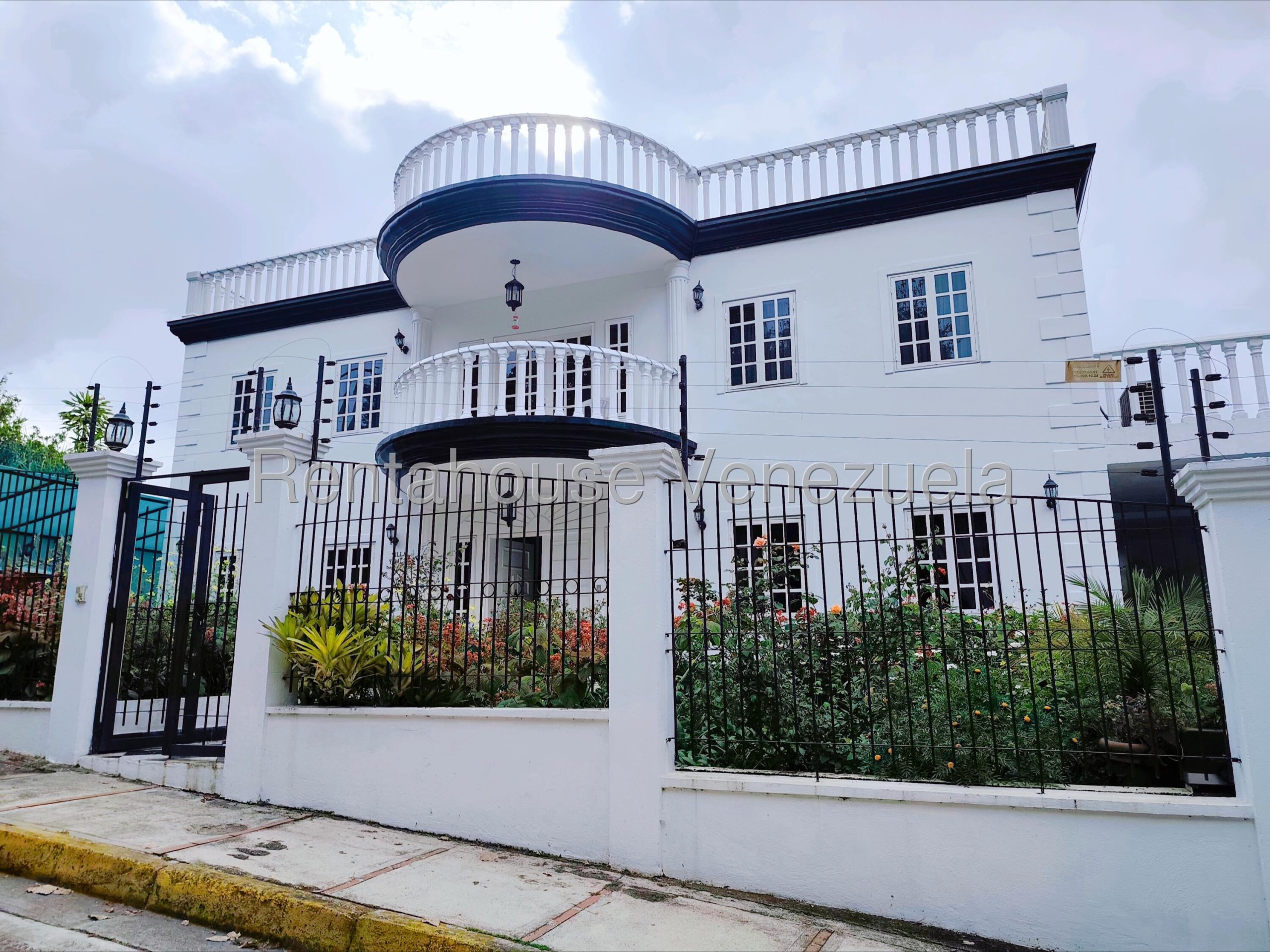 Casa clásica con vista al Ávila en Lomas de La Lagunita