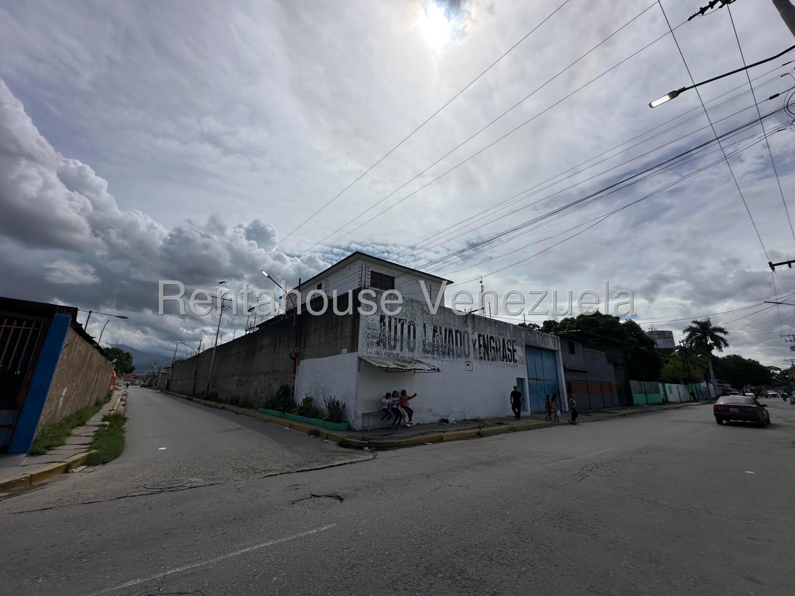 Comercial galpón 1.569 m² con infraestructura industrial en Santa Rita