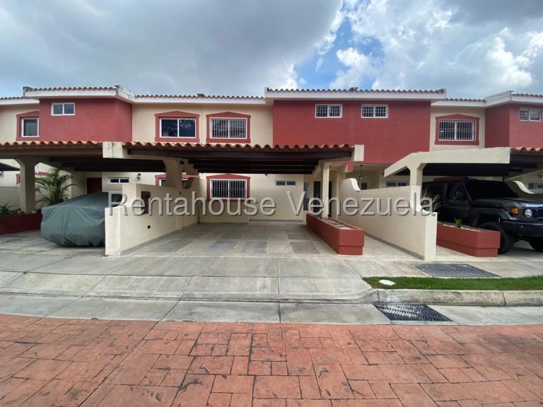 Casa duplex 3 hab con área de cocina amplia en La Rosaleda