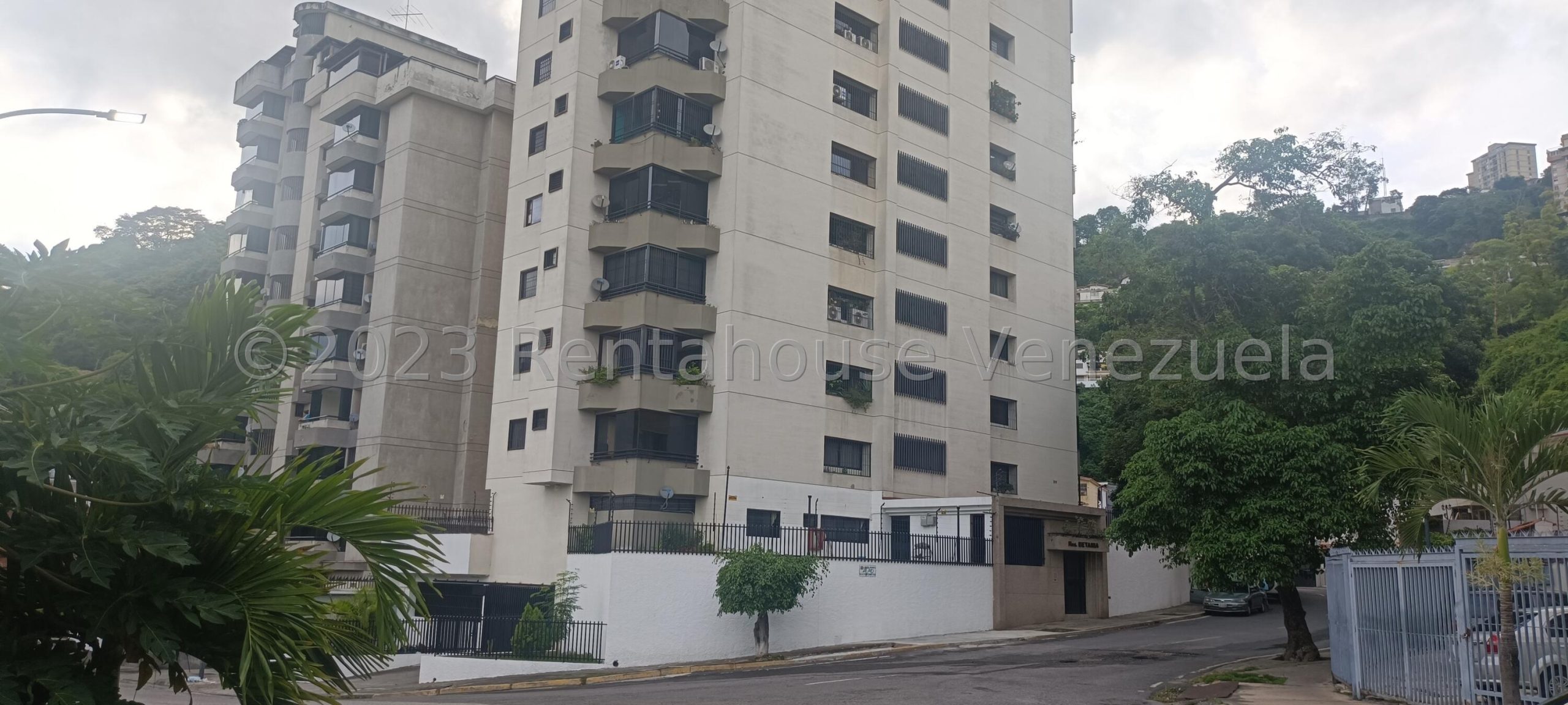 Apartamento remodelado con vista en Santa Mónica