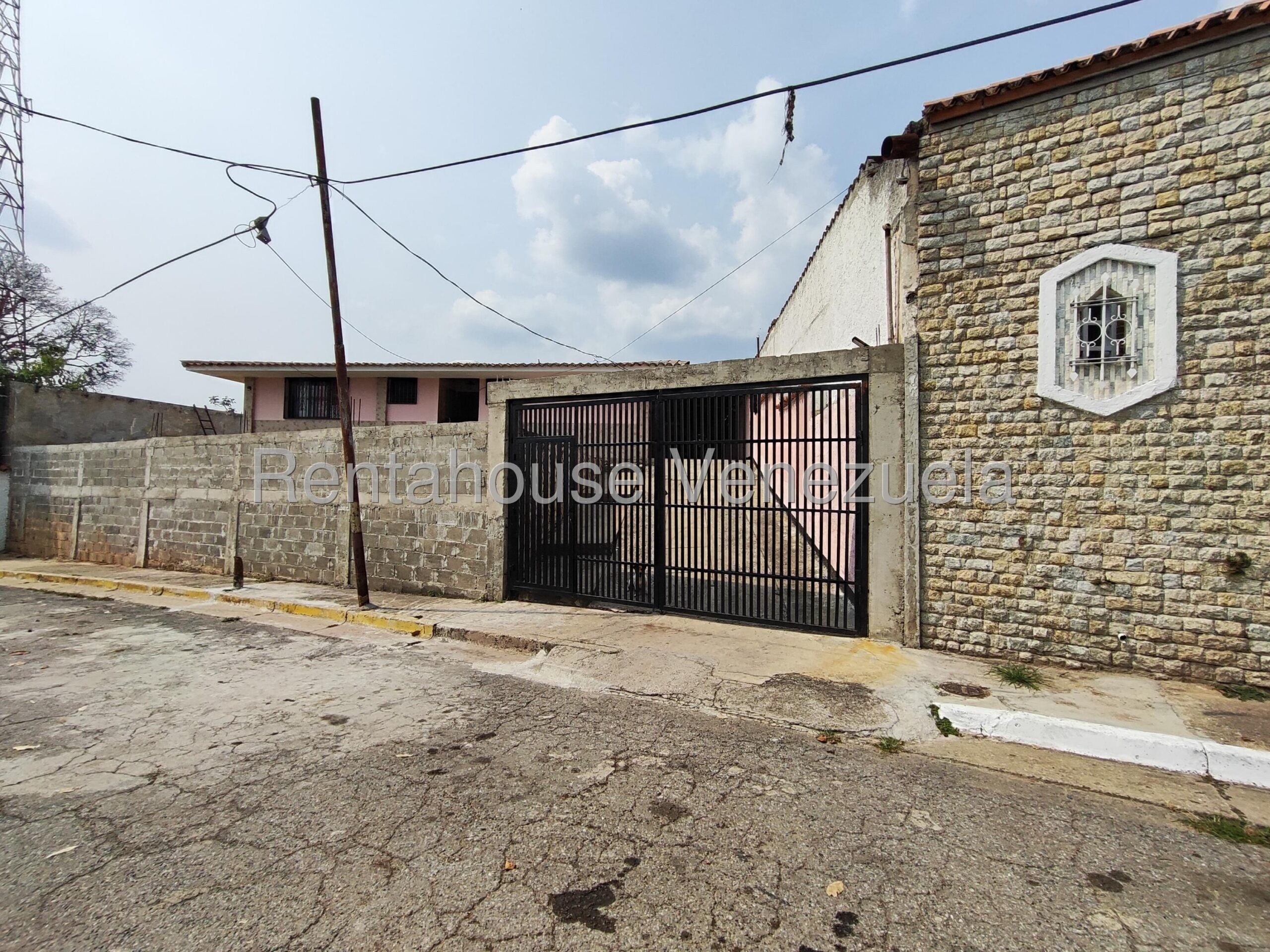 Casa 3 baños bien conservada en Carrizal