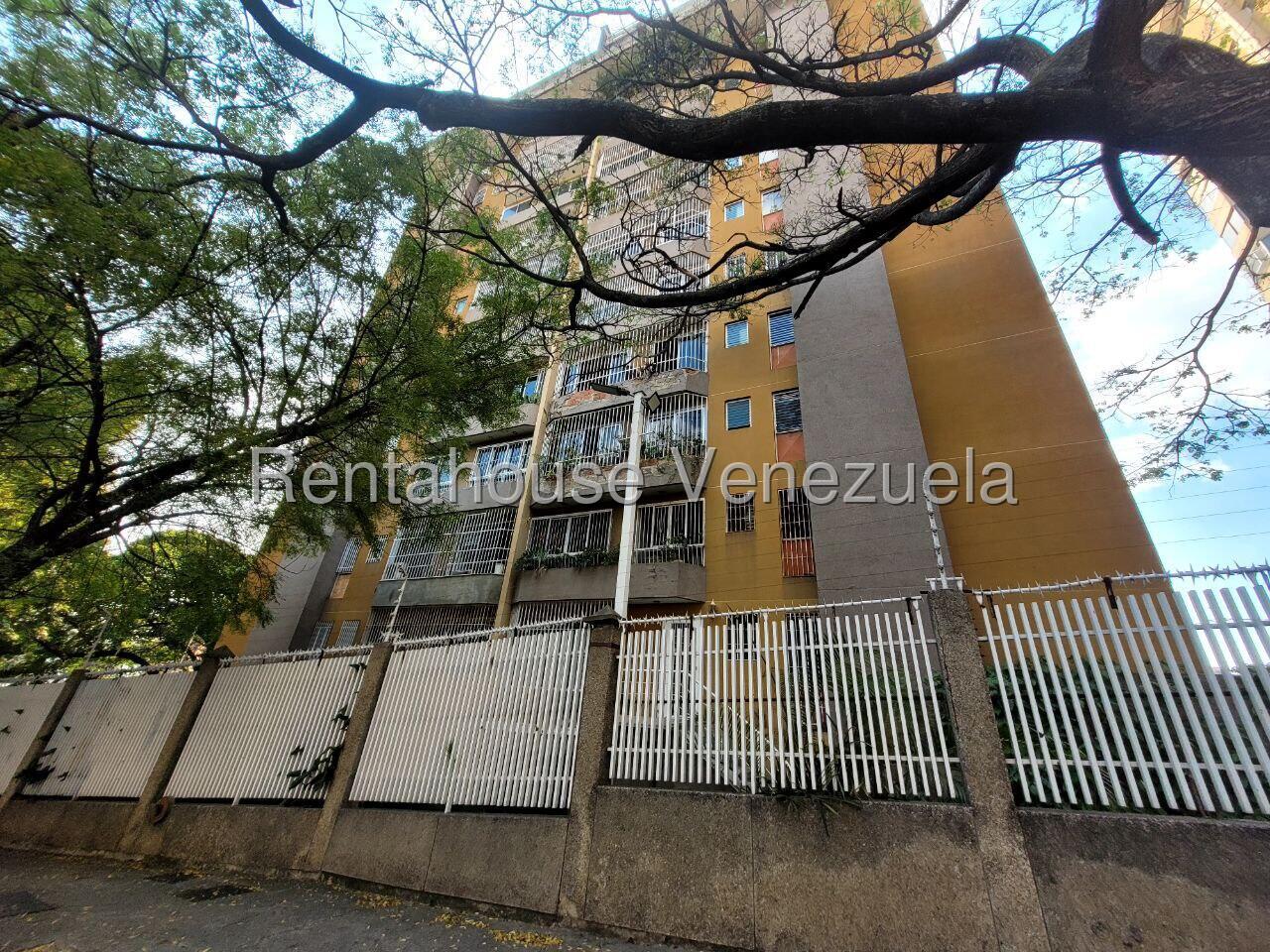 Apartamento remodelado con vista al Ávila en Los Caobos