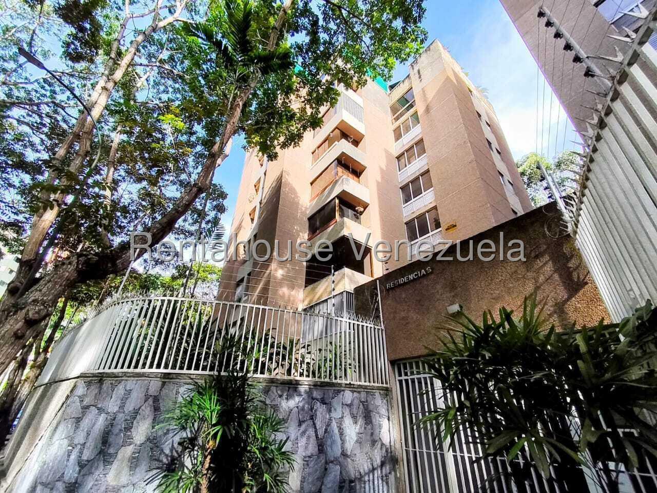 Apartamento duplex para remodelar en Las Esmeraldas