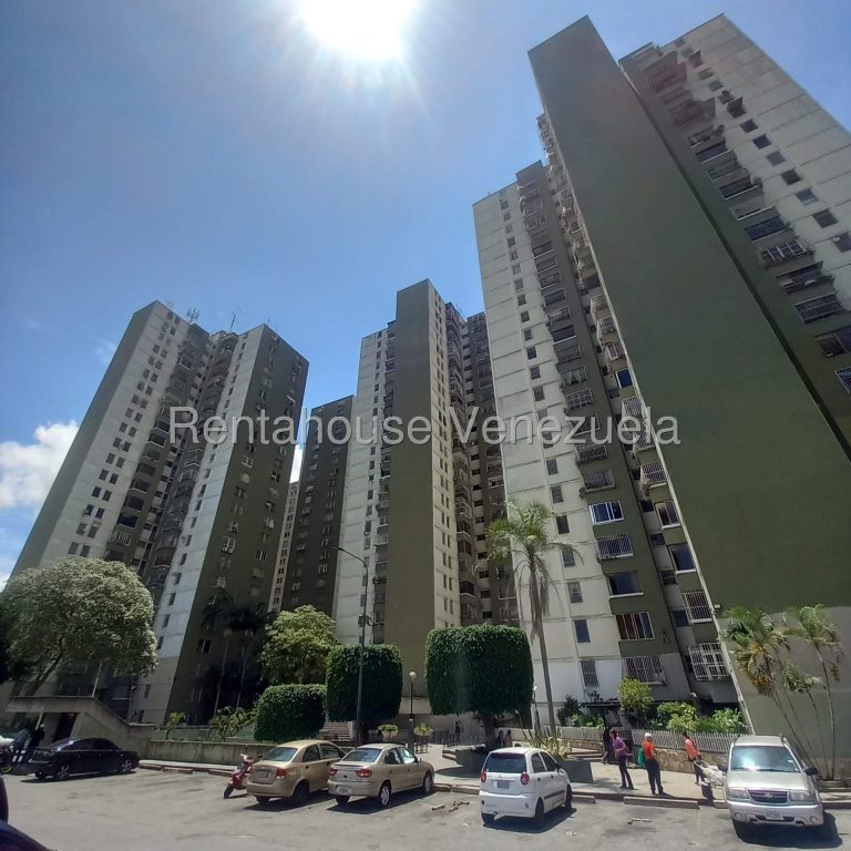 Apartamento remodelado con vista en Los Samanes