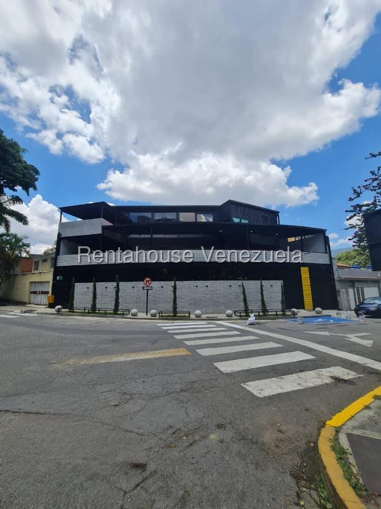 Casa comercial amplia en San Roman