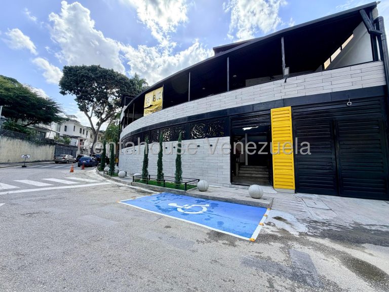 Casa multifuncional de 1588 m² en San Roman