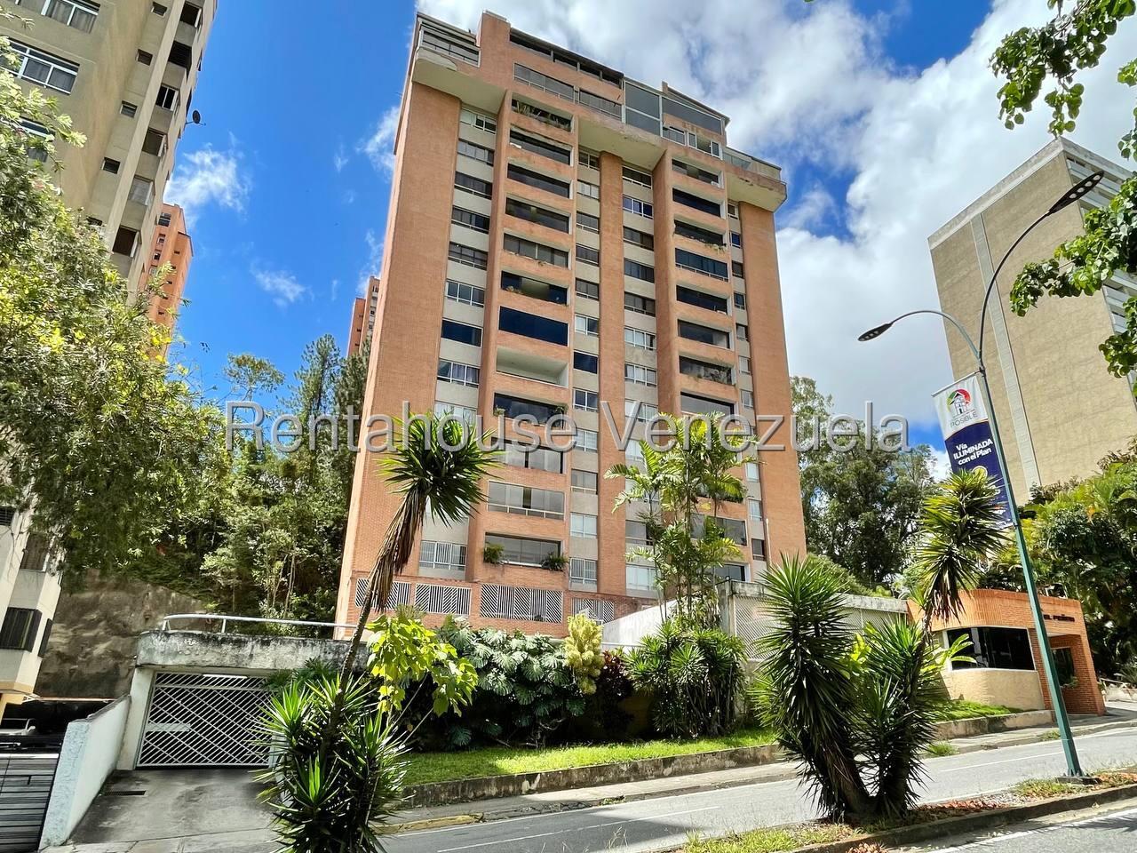 Apartamento penthouse remodelado con vista al Ávila Los Naranjos