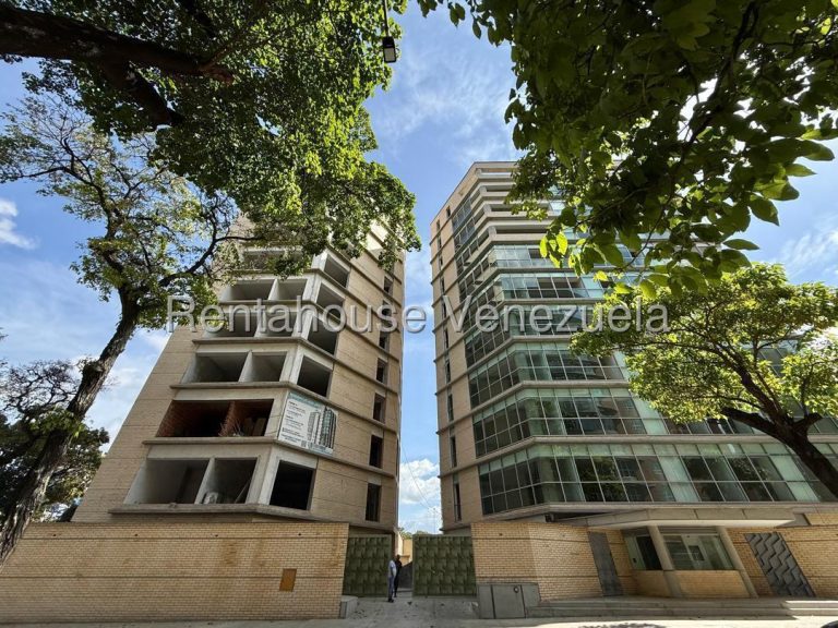 Apartamento 3 hab luminoso con baños privados en El Rosal