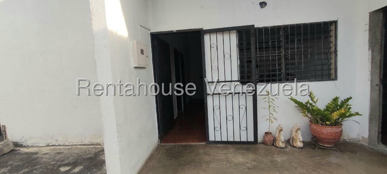 Anexo amoblado con seguridad en Tarabana II