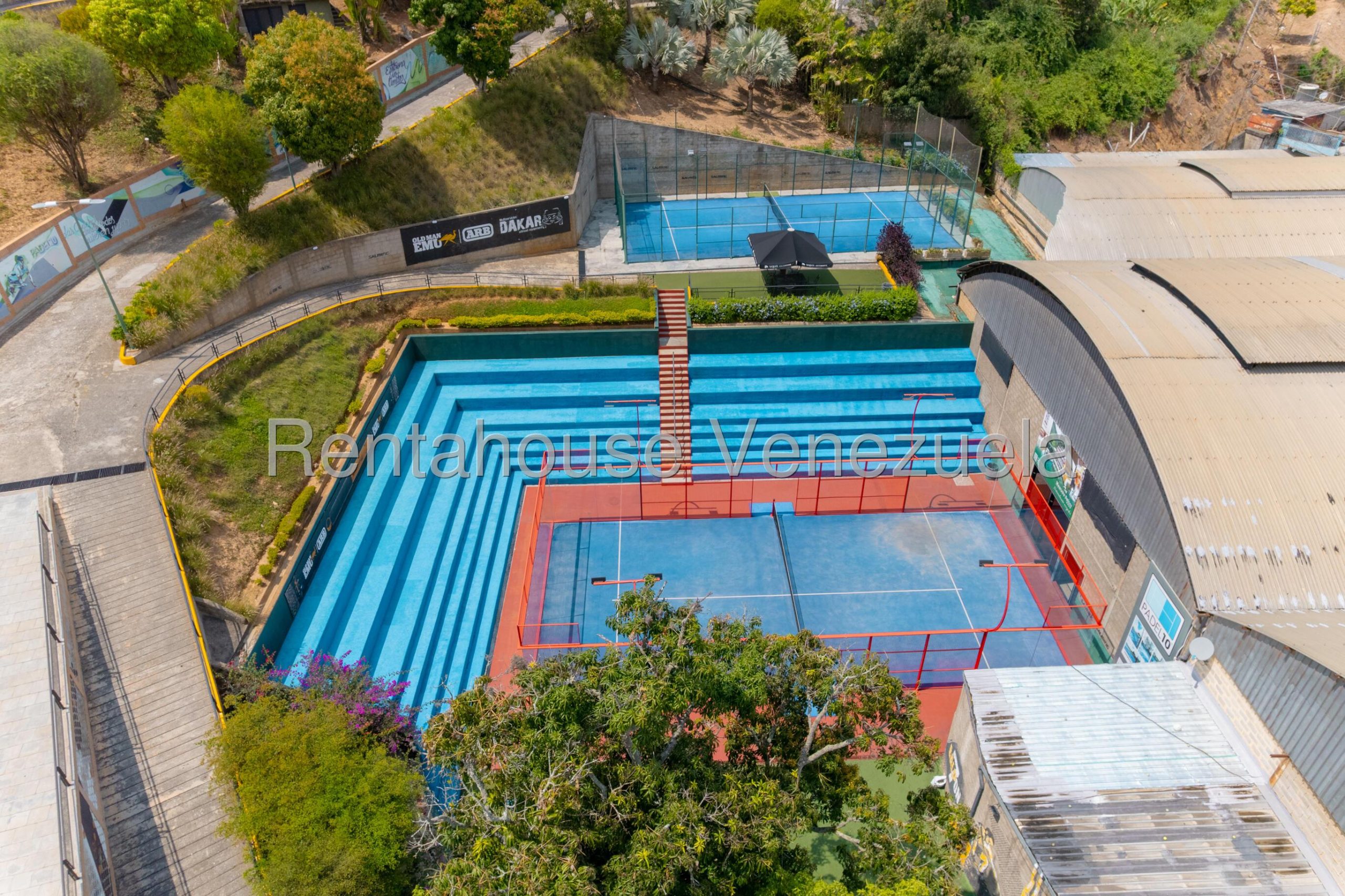 Venta Complejo de Padel Deportivo al lado de La Univ. Santa Maria