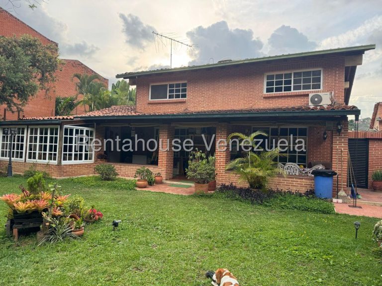 Casa de montaña con 4 habitaciones en El Hatillo