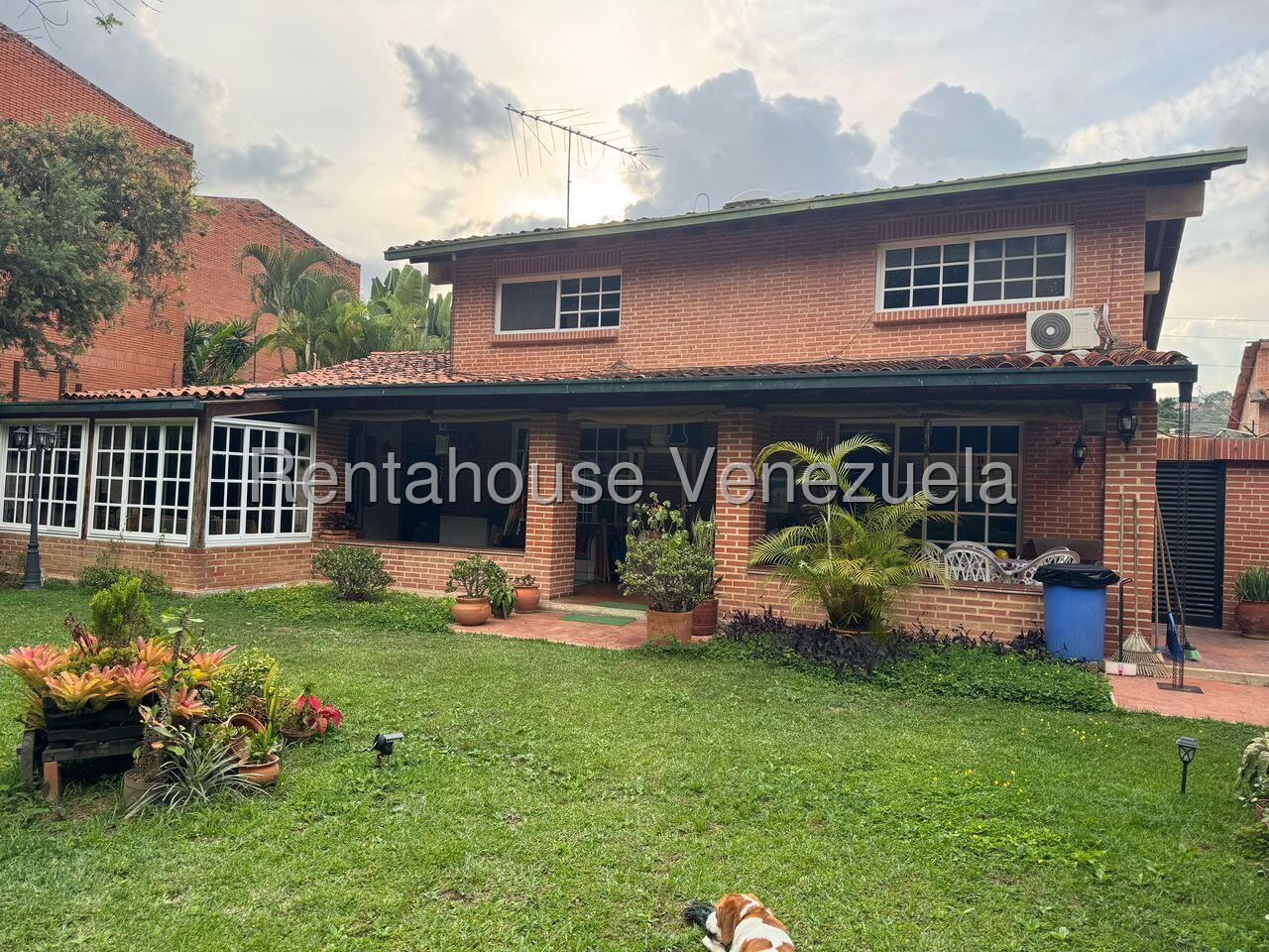 Casa de montaña con 4 habitaciones en El Hatillo
