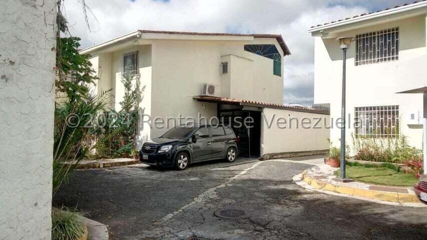 Casa de niveles con acabados de lujo en La Unión