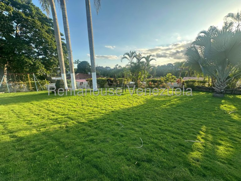 Casa en Alquiler amoblada con master suite y jardín en La Lagunita