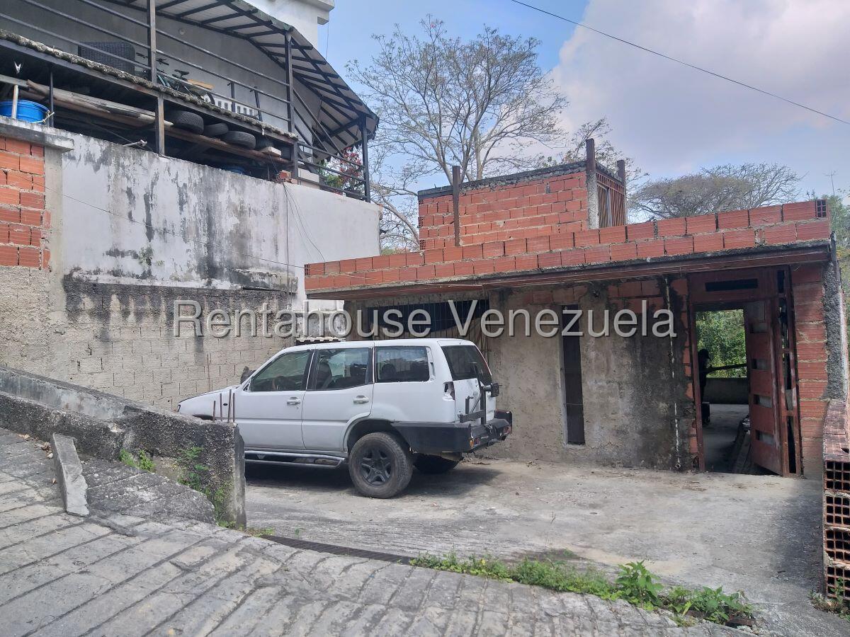 Casa de 3 habitaciones a concluir en Lomas del Halcón