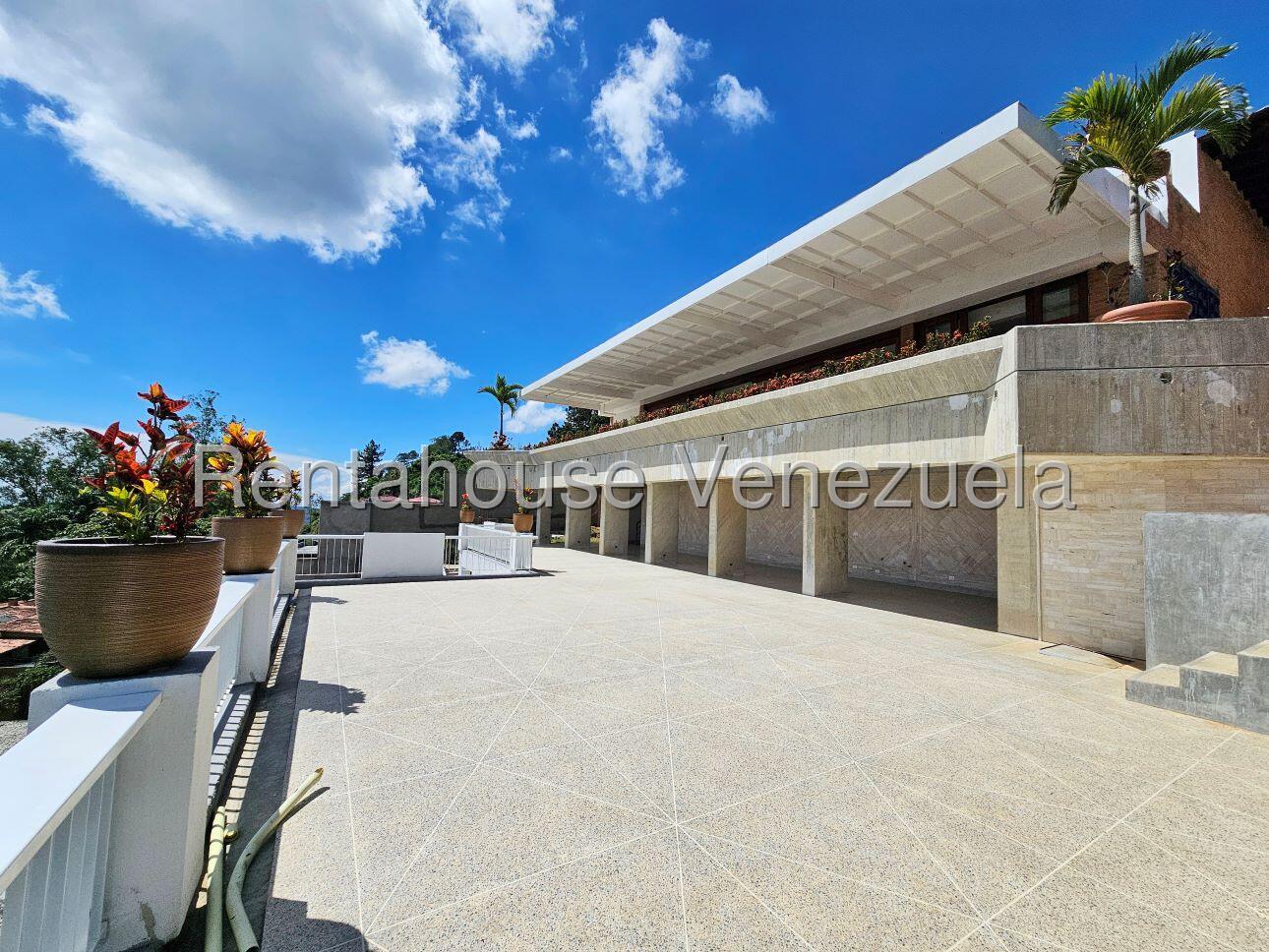 Casa remodelada con vista espectacular en La Lagunita