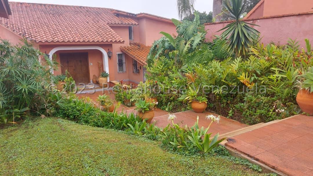 Casa duplex con jardines amplios en La Lagunita Country Club