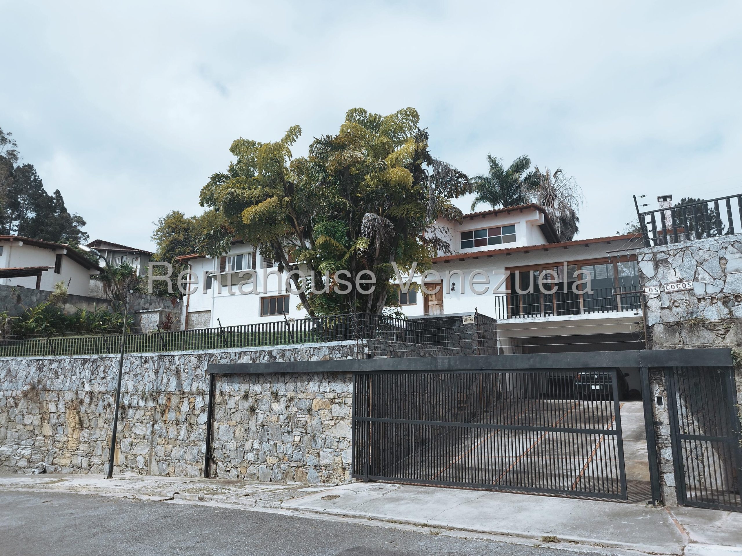 Casa de 6 habitaciones con amplios jardines en El Placer