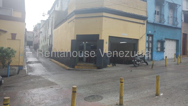 Comercial amoblado con mezzanina en La Pastora