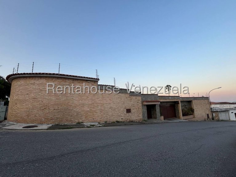 Casa en Alquiler remodelada 4 hab en La Lagunita Country Club