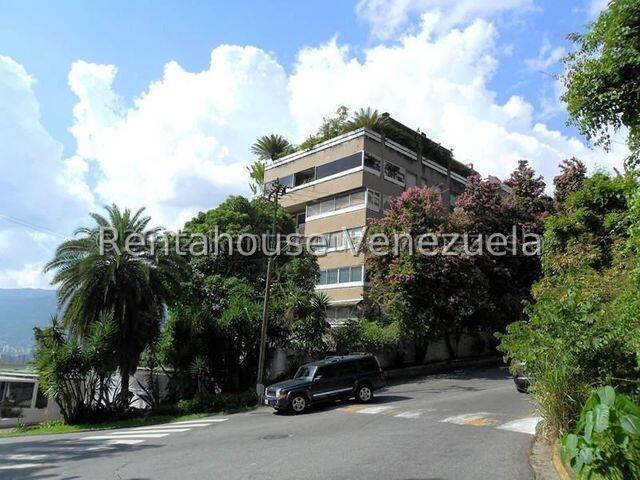 Apartamento remodelado con cocina abierta en San Roman