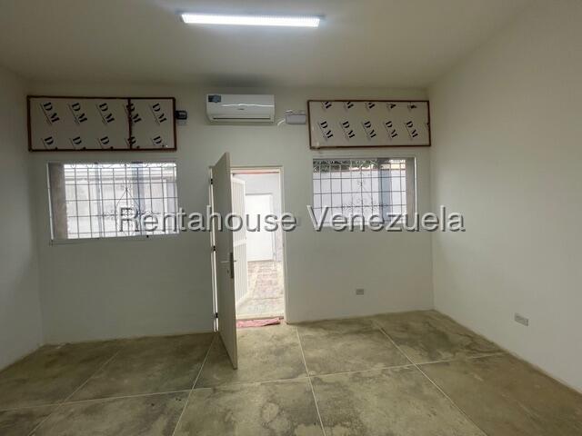 Casa anexo con terraza para negocio en Campo Claro