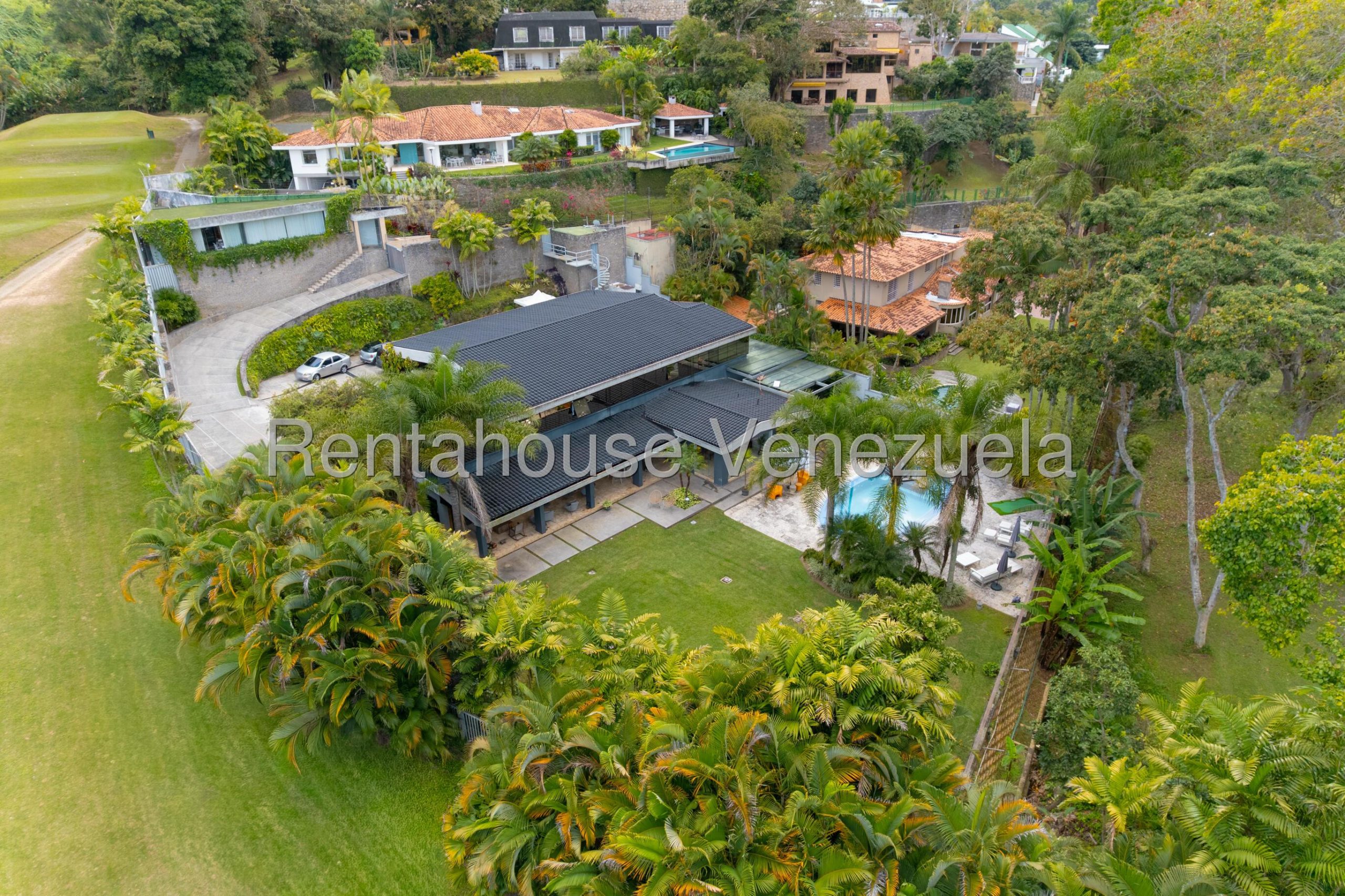 Casa de 5 habitaciones con vista al golf en La Lagunita