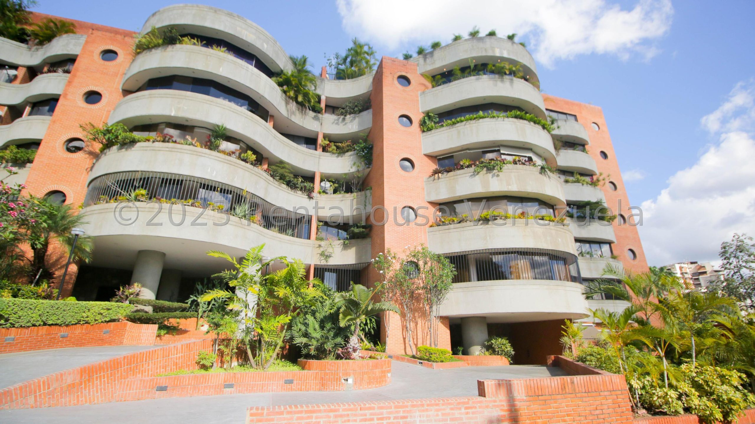 Penthouse dúplex amoblado con jacuzzi en Sebucan