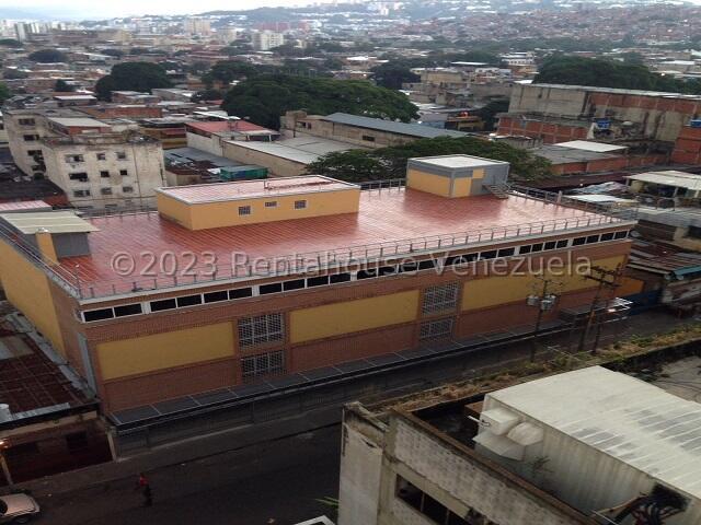 Comercial industrial con consultorios médicos en Cementerio