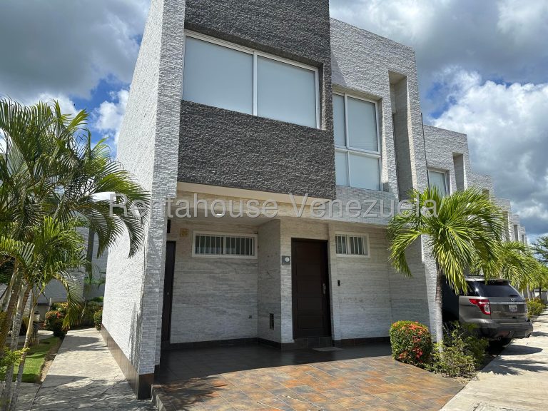 Townhouse 3 hab con terraza privada en Puerto Encantado